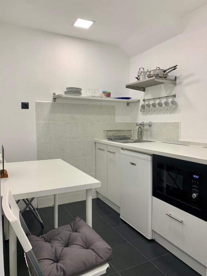 Var-Lak Apartman Eger Exterior photo